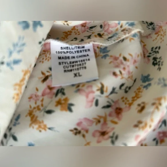 WEEK & Floral Lace Trim Women's Top - Picture 6 of 8